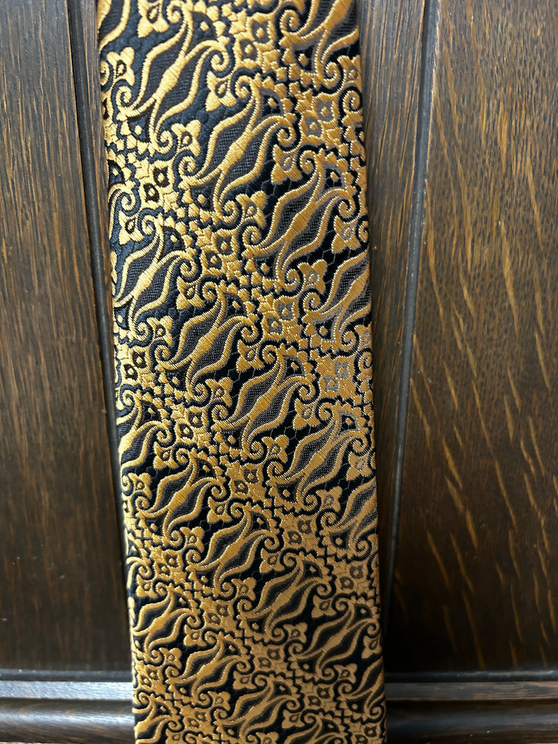 Vintage Tie|Saks Fifth Ave |Gold