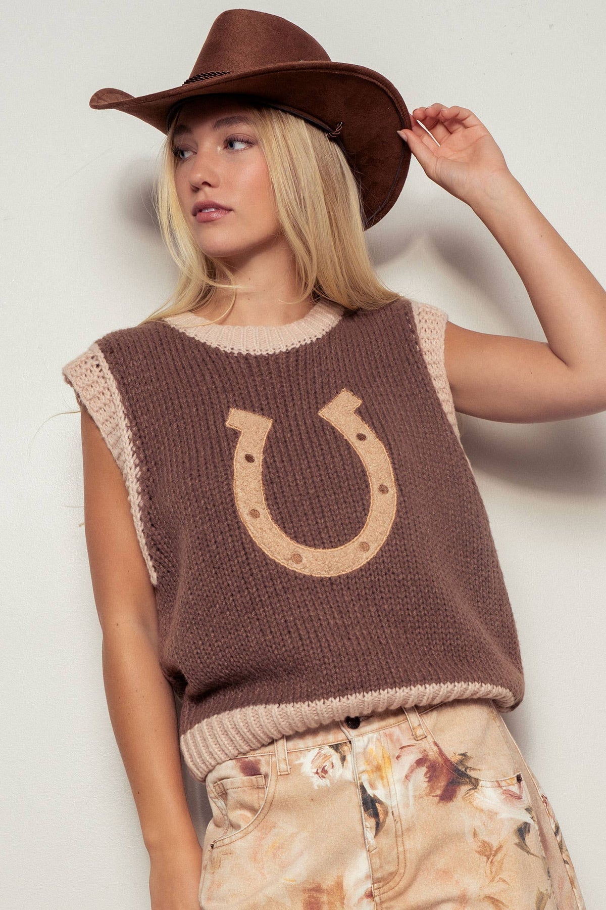 Horseshoe | Crochet | Ribbed | Sweater Vest|  Brown