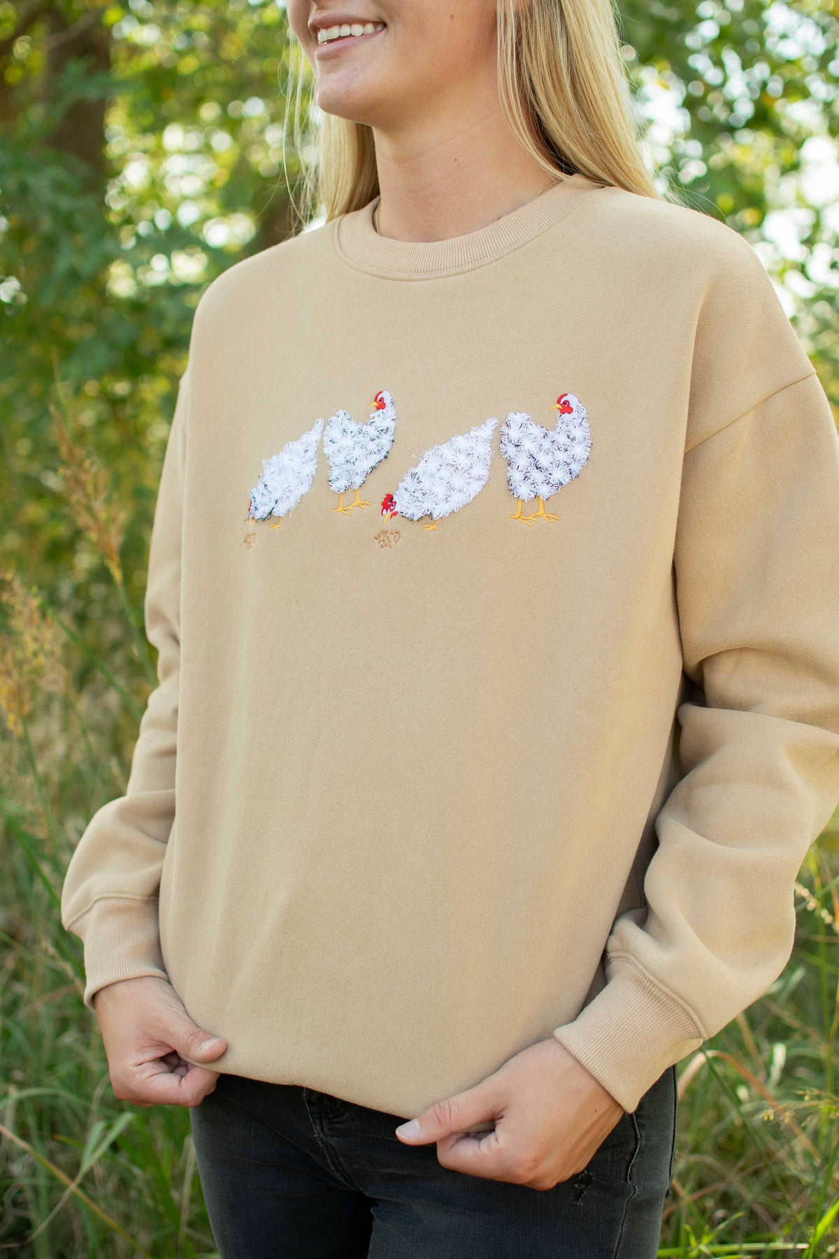 Sweatshirt |Ladies | Crewneck | Chicken | Embroidered