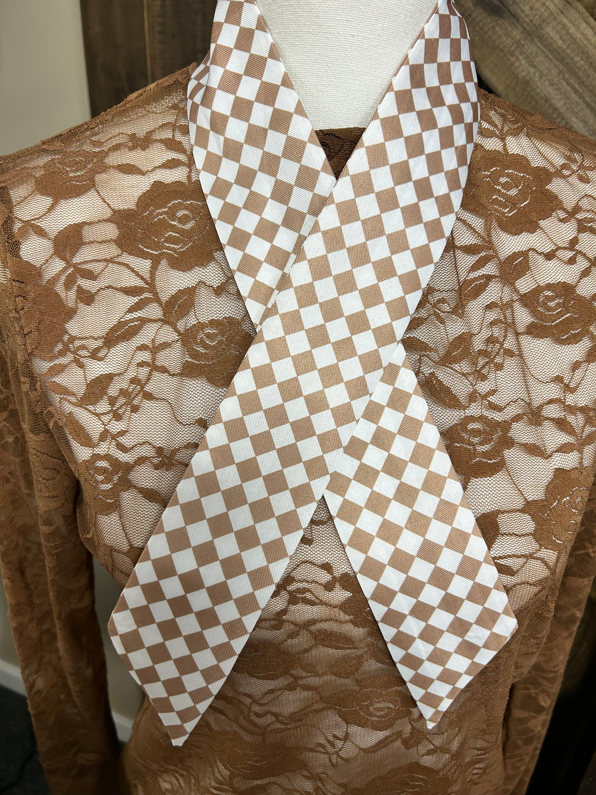 Twilly| Brown & White