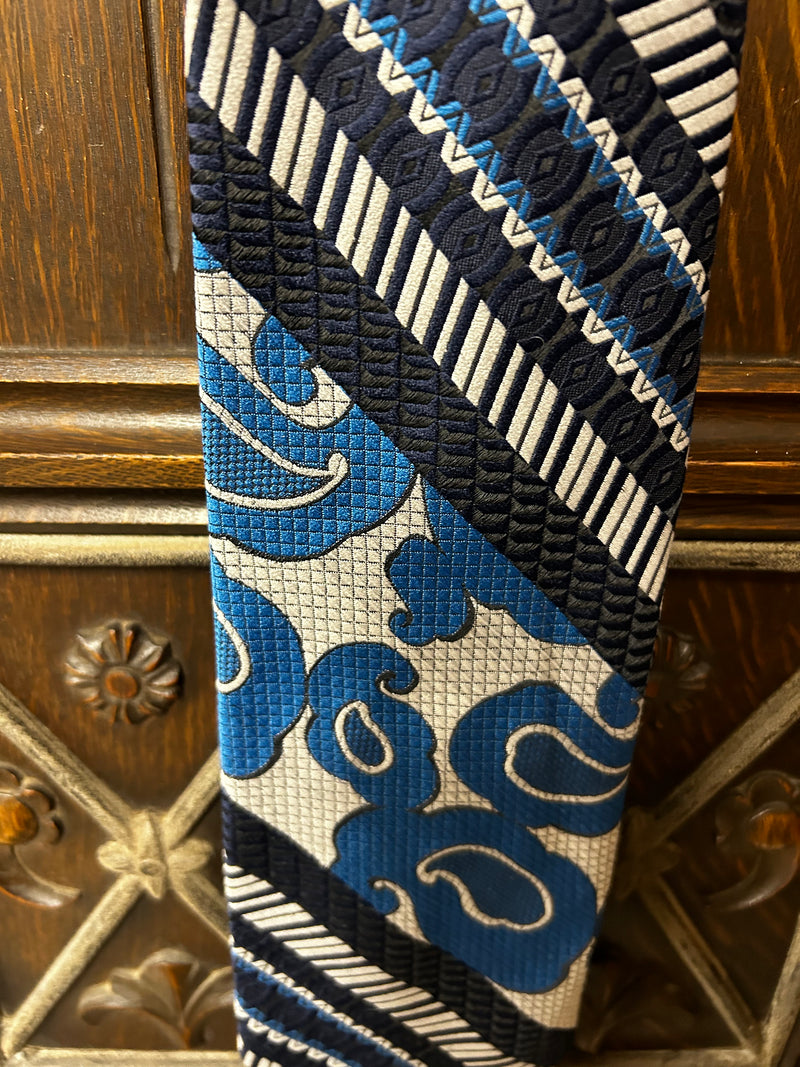 Villa Di Oro Vintage Tie