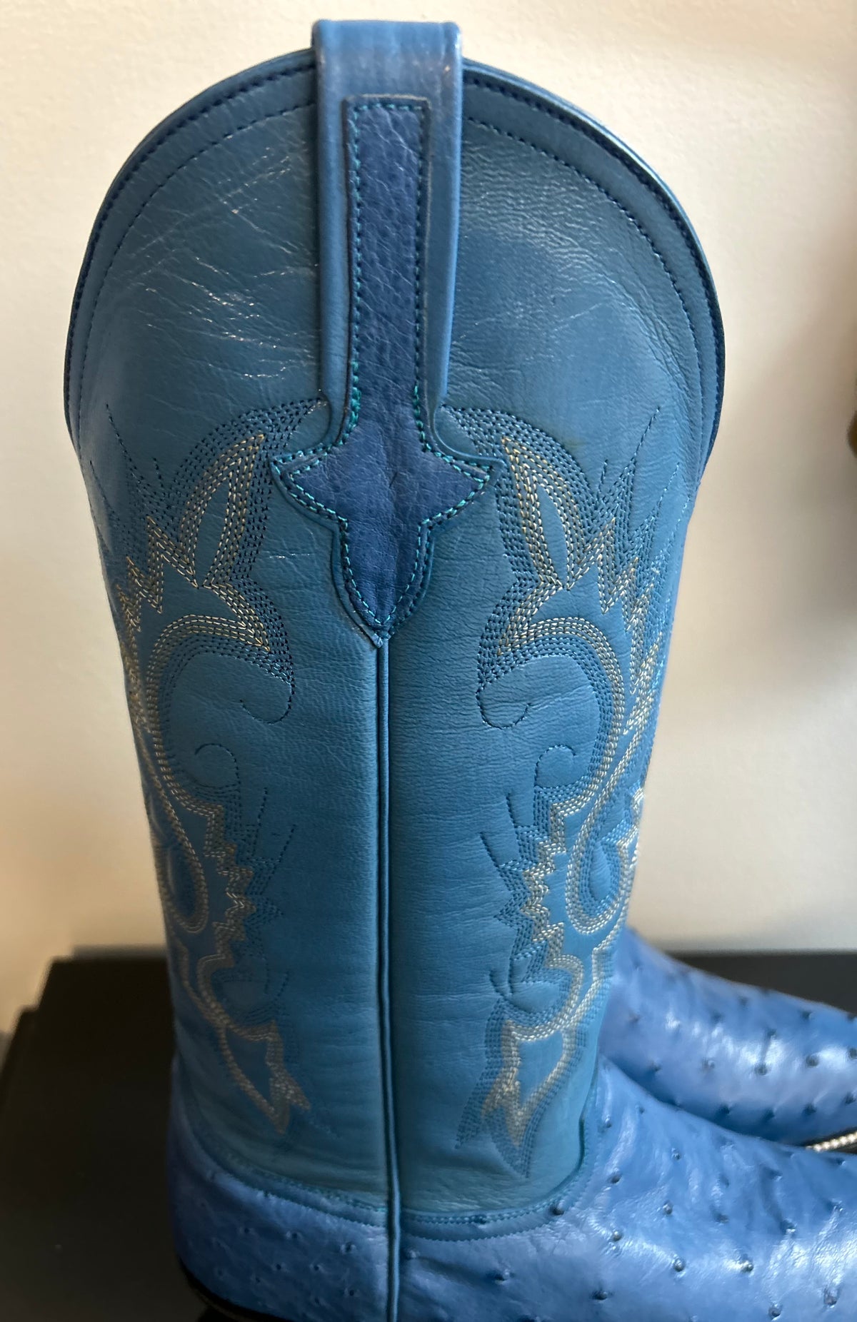 Ostrich Women’s Boots/ Blue Ferrini / size 8.5