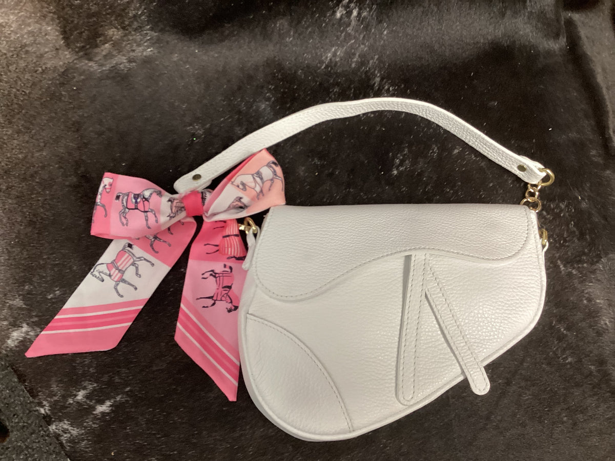 Twilly| Pink Horse Parade