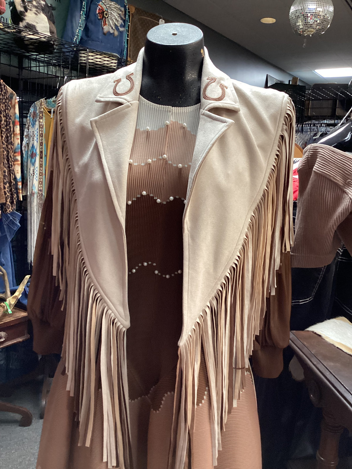 Fringe Shawl| Horseshoe |