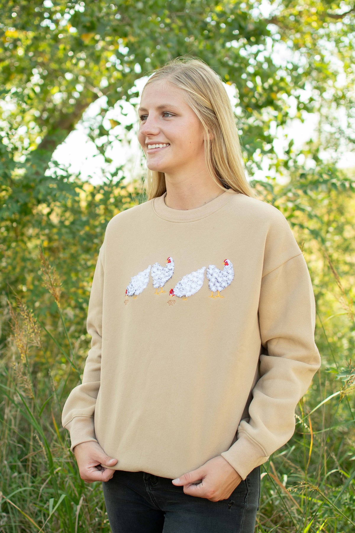 Sweatshirt |Ladies | Crewneck | Chicken | Embroidered