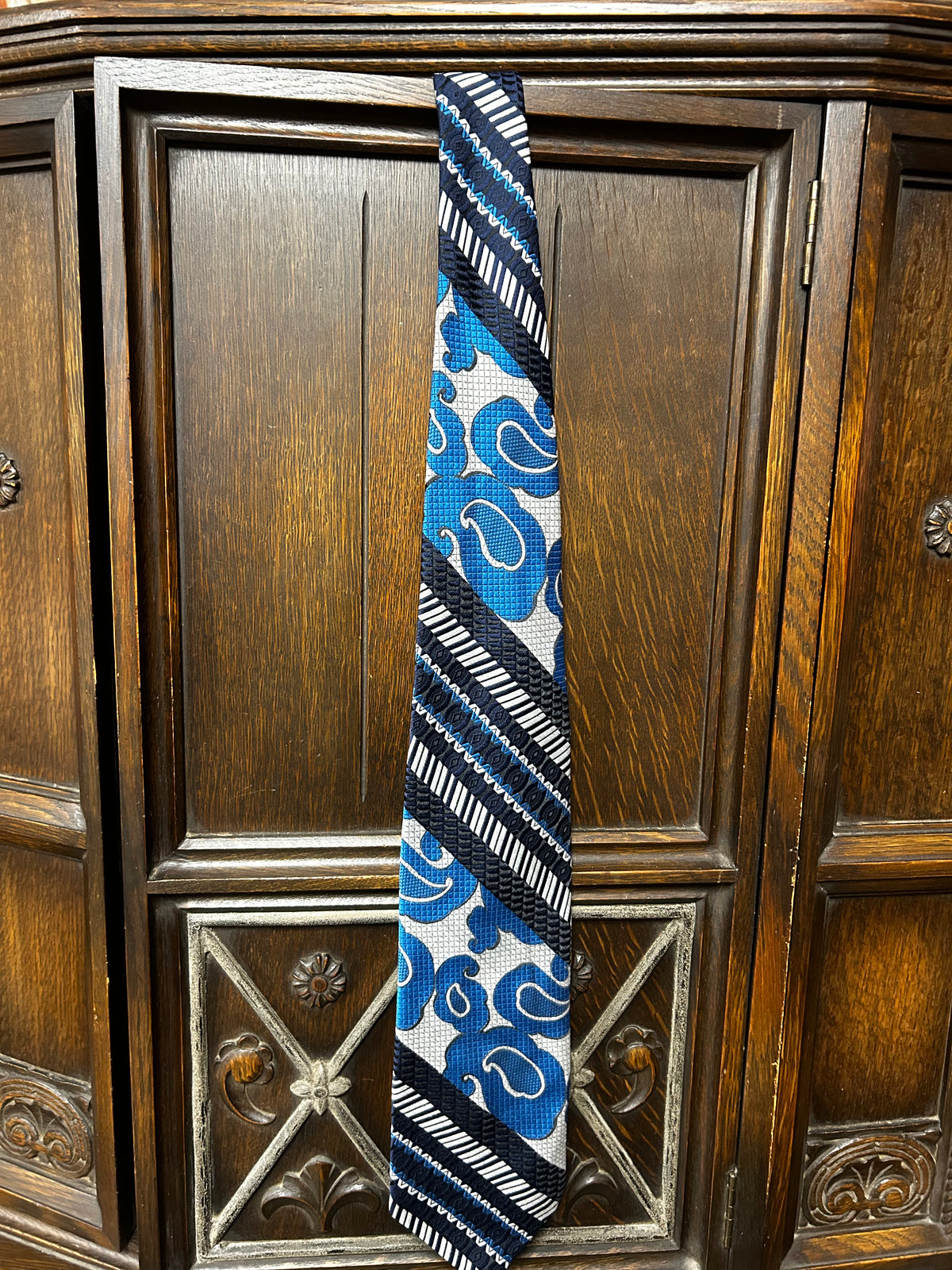 Villa Di Oro Vintage Tie