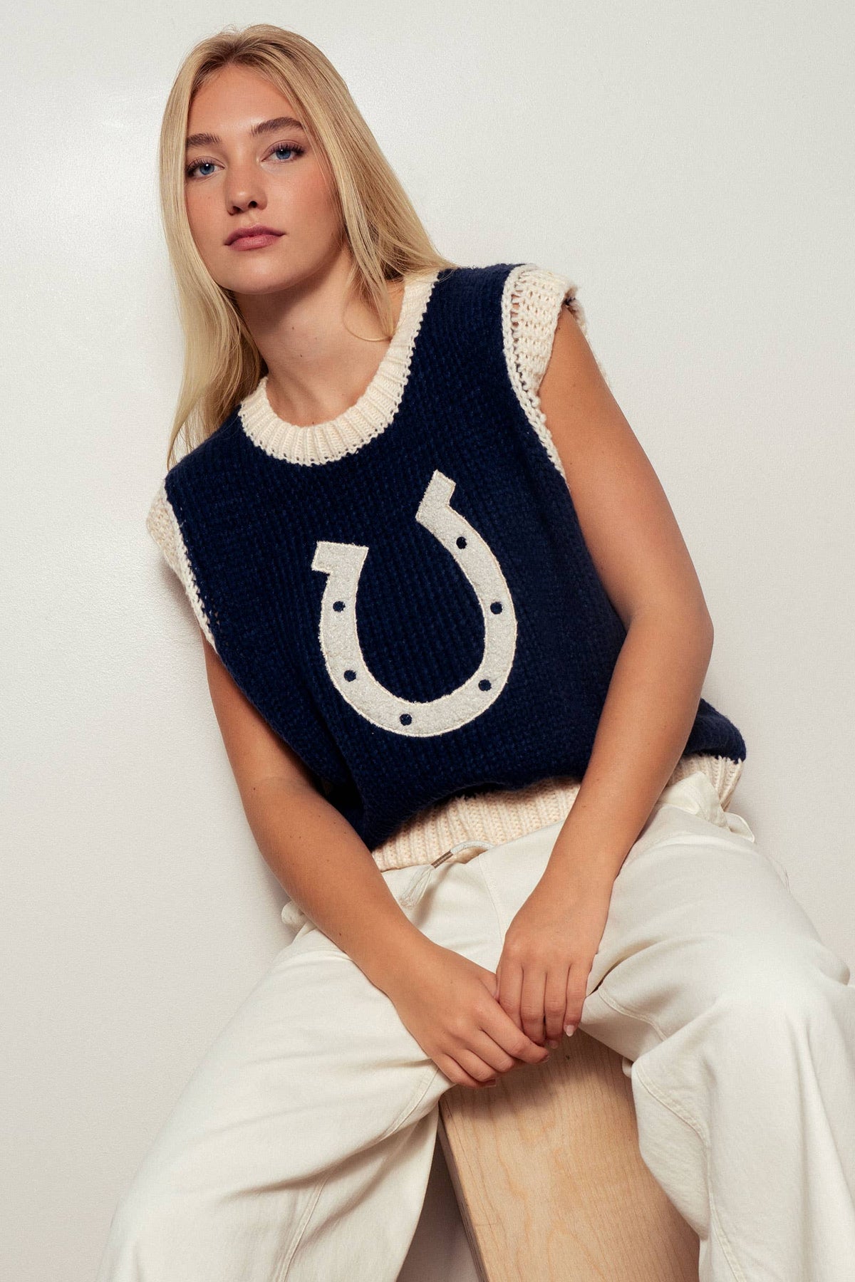 Vest| Horseshoe |Crochet Knit Ribbed Trim Sweater