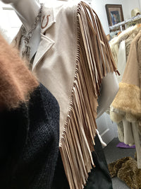 Fringe Shawl| Horseshoe |