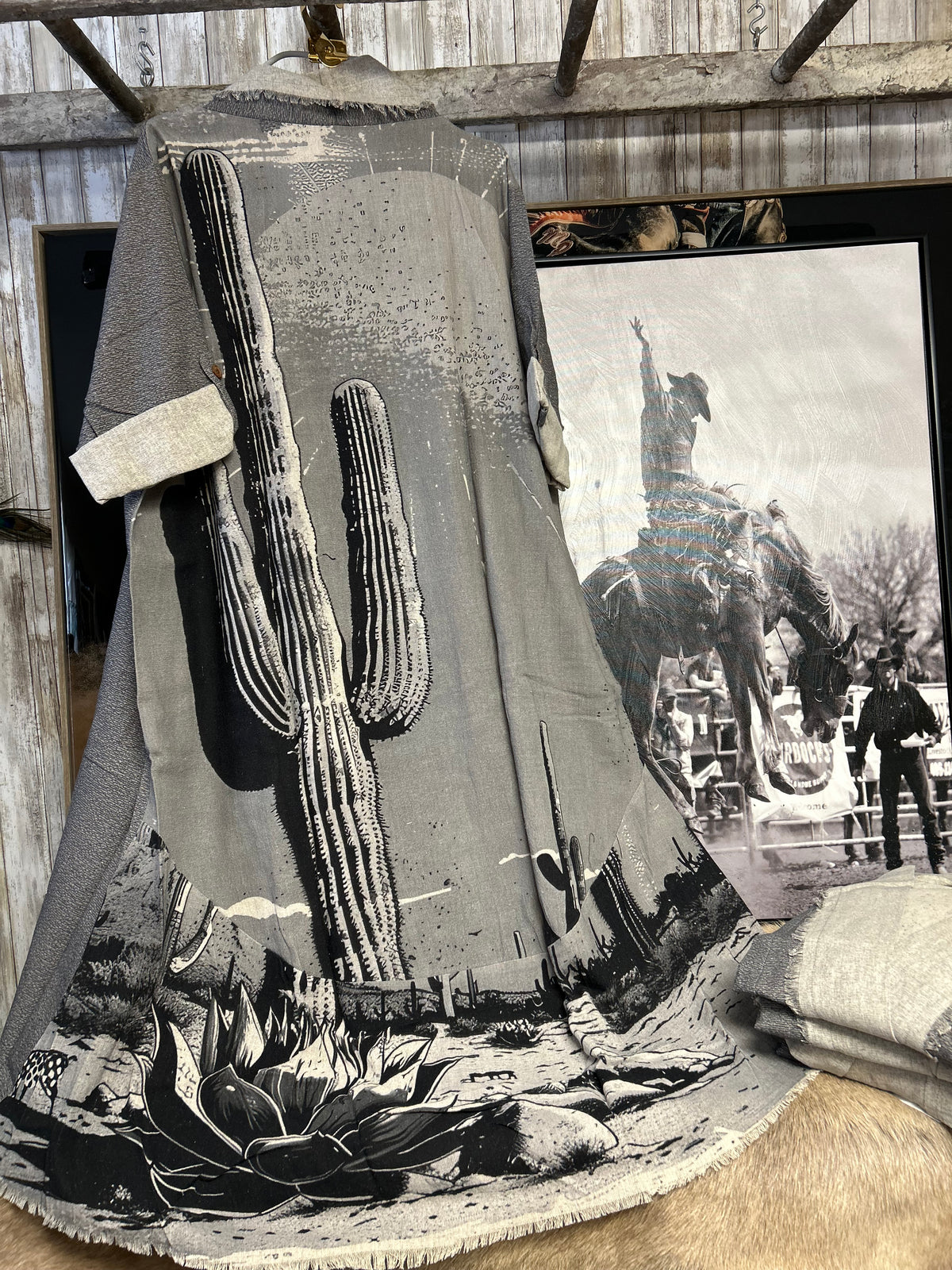 Duster|Cotton Cactus| black & white