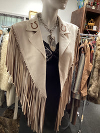 Fringe Shawl| Horseshoe |