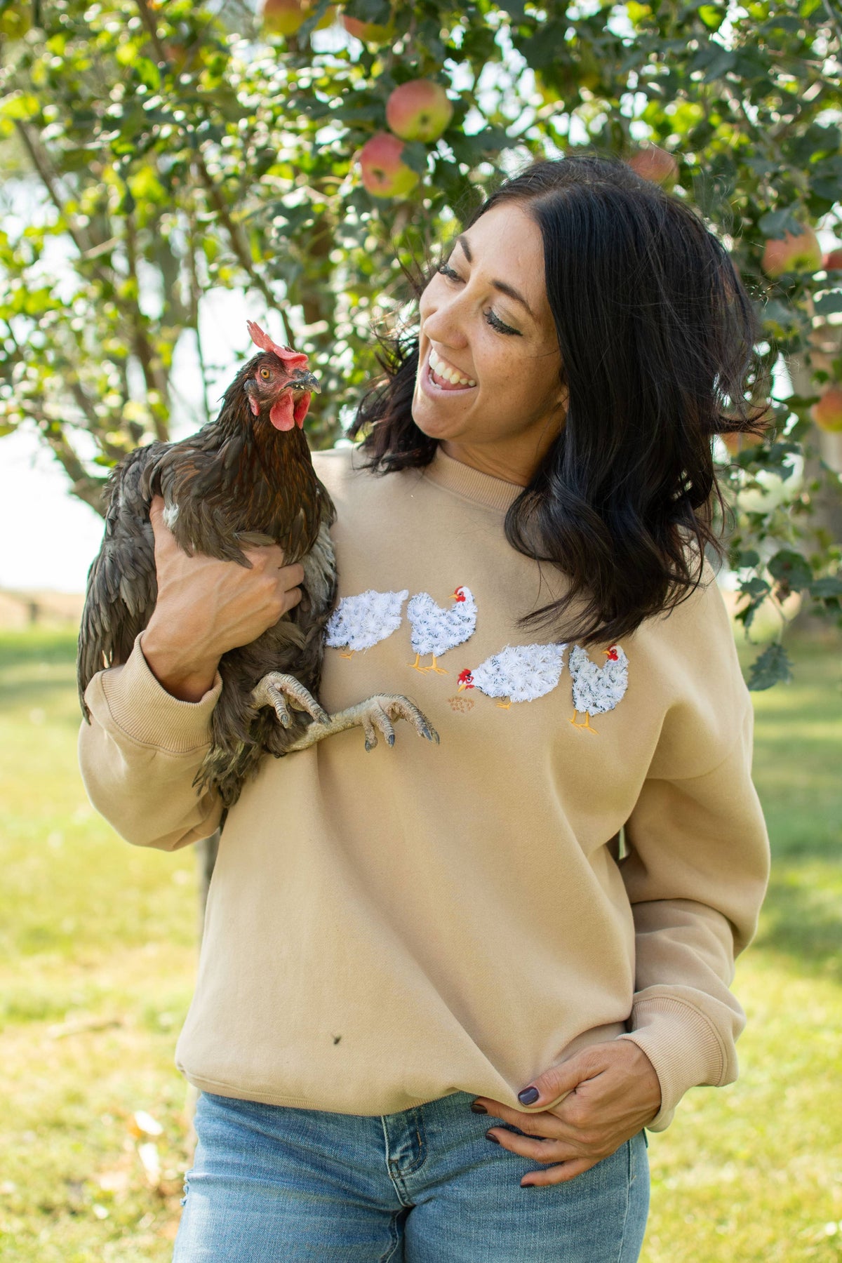 Sweatshirt |Ladies | Crewneck | Chicken | Embroidered